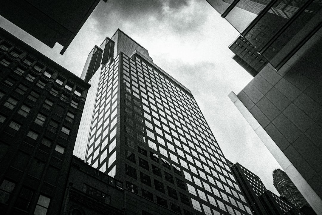 How do I secure a promissory note under English law for a loan in Oxford?